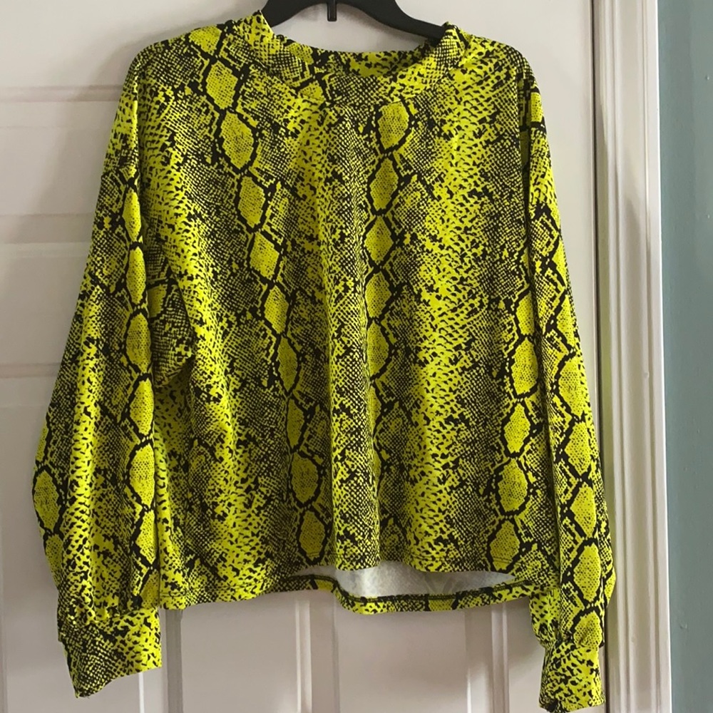 Scoop neck neon top